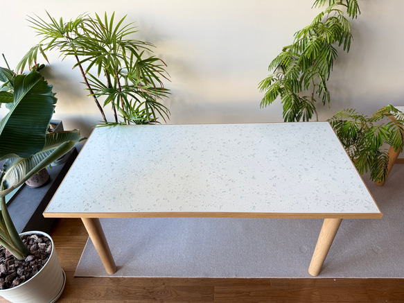 ダイニングテーブル テラゾー 無垢材｜左官職人の手仕事で生まれる