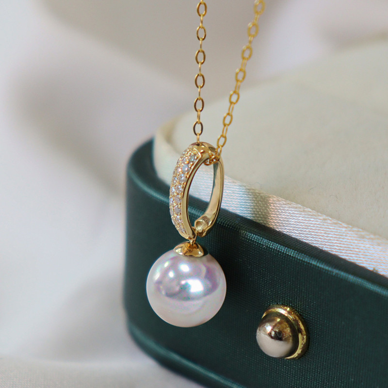 【ラコルセ】日本産天然海水7.5-9.5mmアコヤ真珠ペンダントトップ18金ゴールドネックレス女神級ペンダントトップラウンドパー