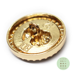 20.5mm ゴールドの縁どりの一輪のバラの丸い飾りボタンM（ホワイトエナメル）2個セット #BU-0013 3枚目の画像