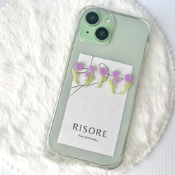 チューリップのスマホケース（真ん中）【iPhone全機種対応】レジン iPhone16 iPhone15 クリアケース 3枚目の画像