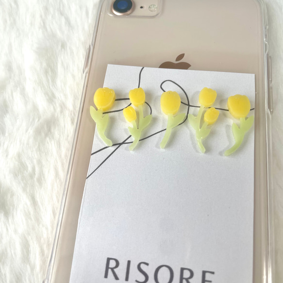 チューリップのスマホケース（真ん中）【iPhone全機種対応】レジン iPhone16 iPhone15 クリアケース 4枚目の画像