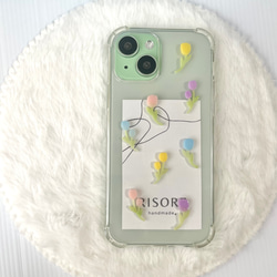 カラフルチューリップのスマホケース【iPhone全機種対応】レジン iPhone16 iPhone15 クリアケース 4枚目の画像