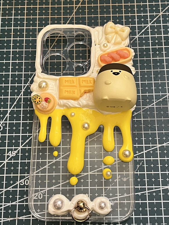 お文具さん ホイップデコ iPhone15 スマホケース 1枚目の画像