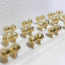★★18K★★（両耳）煌めく幸運のきらめき！K18YGカットボールピアス直径5mm中空両耳セットK18キャッチ付き贈り物 4枚目の画像