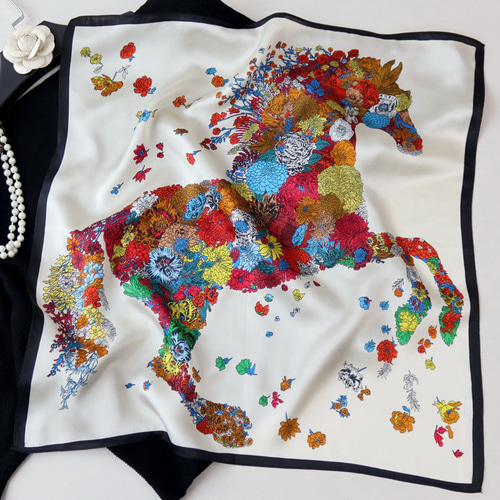 花柄馬デザインシルクスカーフ シルク100％ 約 53cm 絹スカーフ