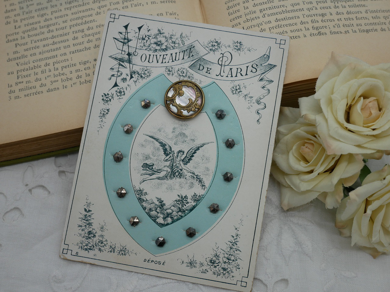 フランスアンティークスチールボタンとモチーフデザインボタンシート