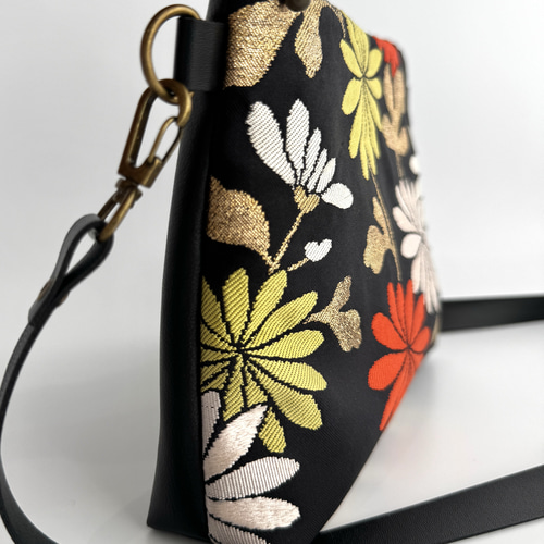 帯ショルダー＊スマホ＋αsize(花模様)♦︎スマホショルダー 長さ調節