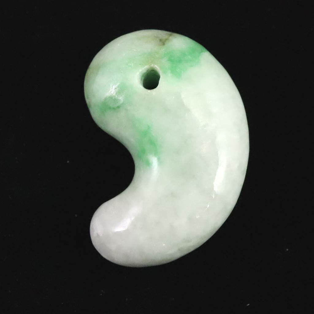 糸魚川翡翠  ヒスイ 小滝産 薄緑 31mm勾玉 ディレクトリカード付 13.19g #78248