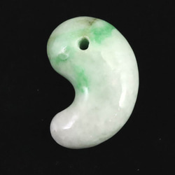 翡翠 勾玉 糸魚川 天然石 22mm 桐箱入り 日本製 縁起もの