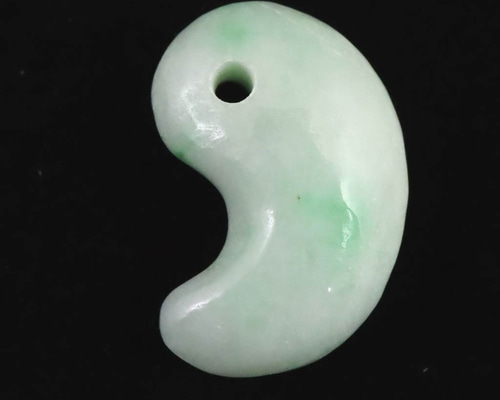 糸魚川翡翠 ヒスイ 小滝産 薄緑 22mm勾玉 ディレクトリカード付 4.54g
