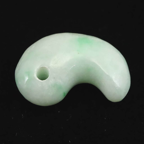 糸魚川翡翠 ヒスイ 小滝産 薄緑 22mm勾玉 ディレクトリカード付