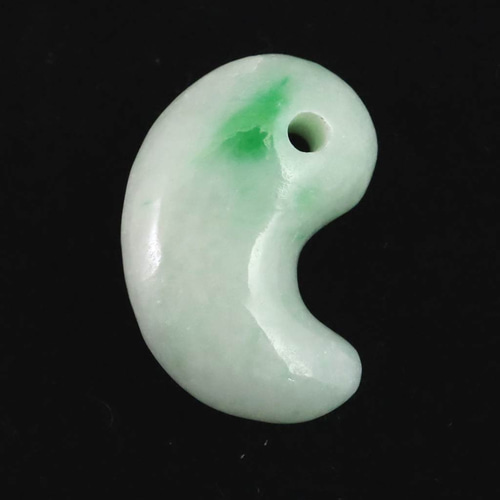 糸魚川翡翠‼️勾玉‼️ 透光性‼️８g‼️送料無料‼️破格出品‼️ 武藤玄功作 糸魚川翡翠 特大40mm勾玉 白色美石 | グローバル