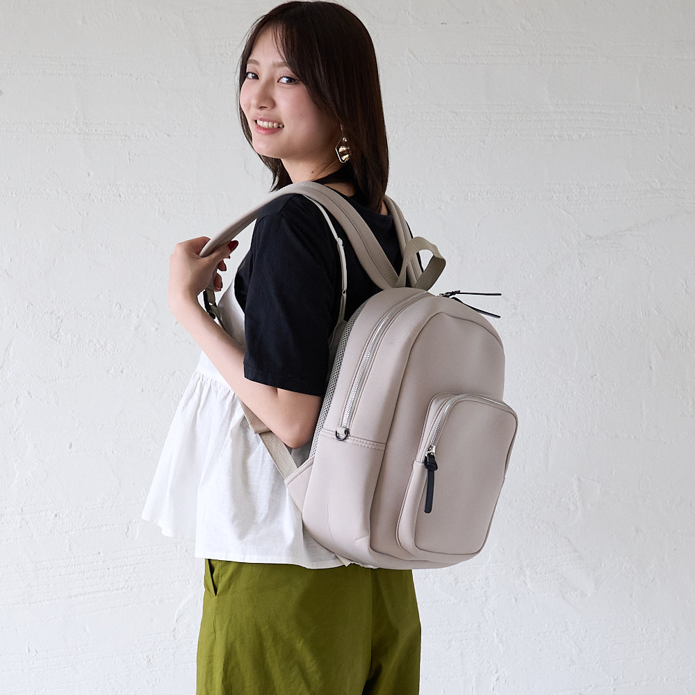 ﾓﾘﾉｶﾞｯｺｳ ５ポケットしかくリュック (ネオプレーン ボンディング素材 ベージュ)｜kaku-02-be