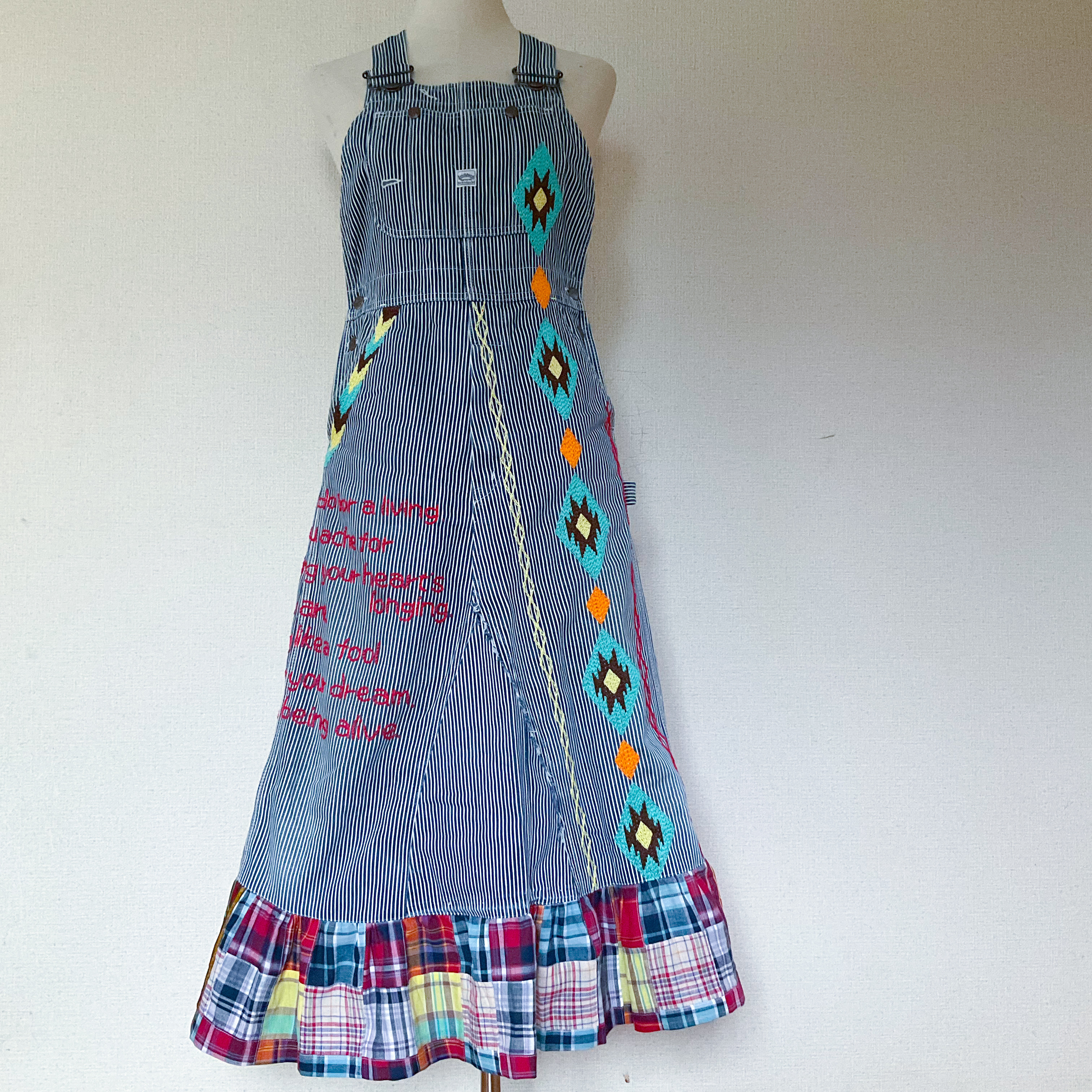 【The Invitation】ヒッコリーデニム オーバーオール リメイク 刺繍 スカート