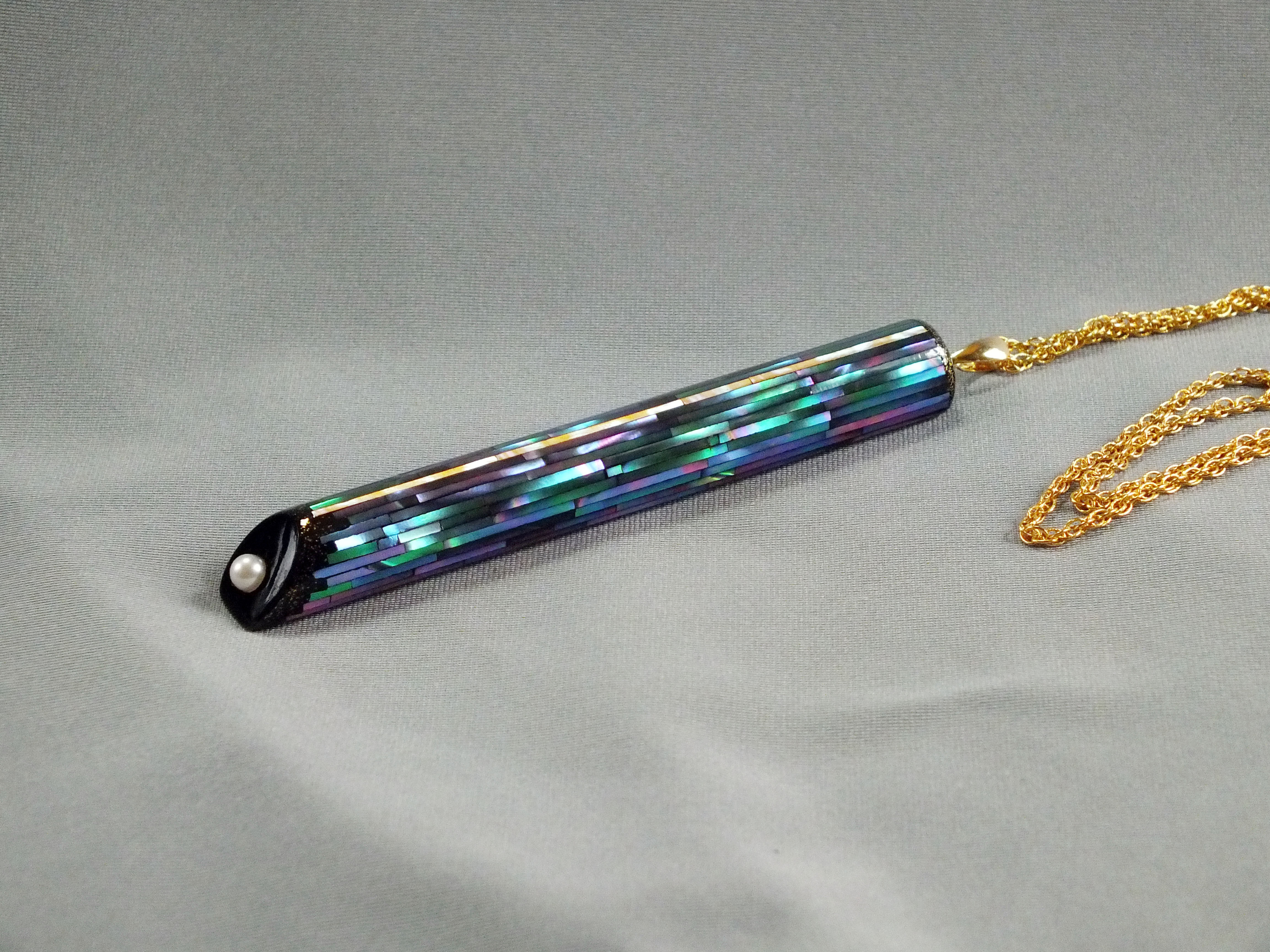 螺鈿ペンダント・半丸「ライン・真珠」　木製漆塗　桐箱入（25061609）