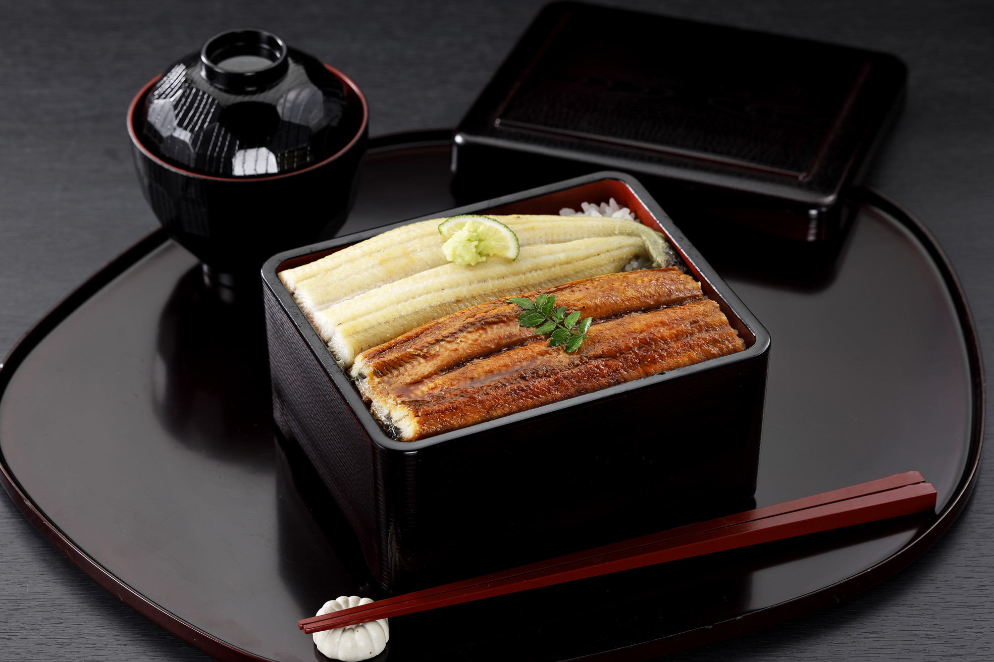 四万十うなぎ蒲焼2尾・白焼1［送料無料］【ご注意　他の商品と同梱できません】お届け日付指定はご入金確認後、7日後より可能