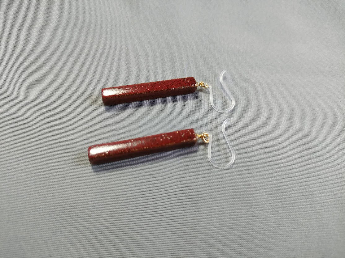 朱角棒石目塗ピアス　（25061603）木製漆塗