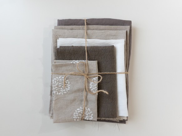 【creema限定】日本のリネン/大きなはぎれセット300ｇ以上　送料無料 1枚目の画像