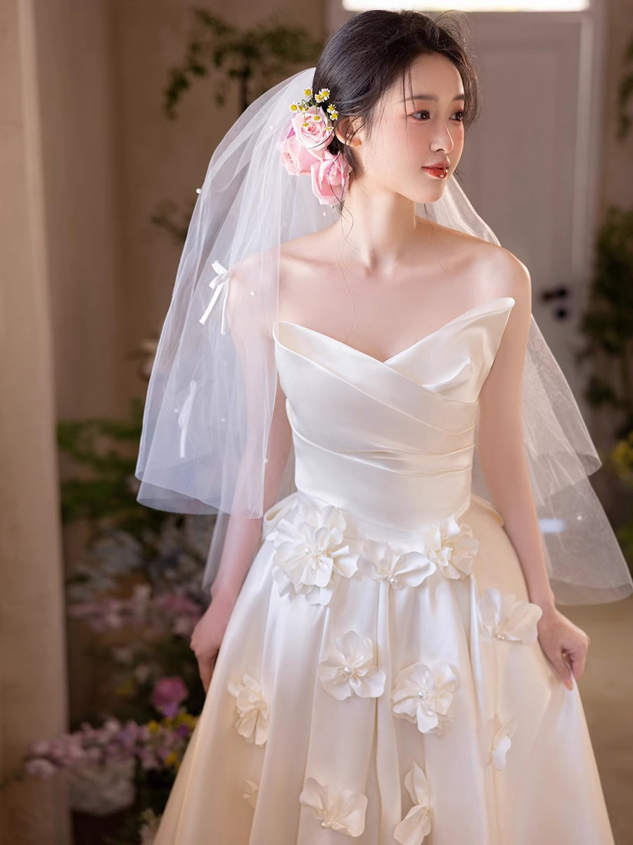 ドレス ウェディングドレス パーティー ロング プリンセス 白 サテン 立体花 痩せる 上品 韓国風 結婚式 お呼ばれ