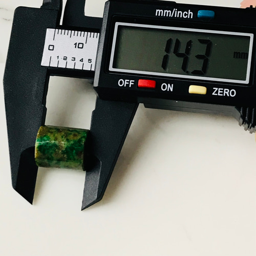 P225-001］翡翠ペンダントミャンマー産ブレスレット パーツ