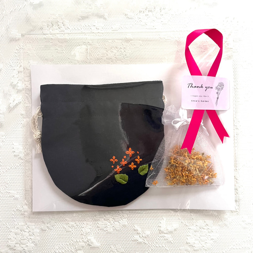 お花の刺繍ポーチサシェ（匂い袋）＊無農薬金木犀と天然成分100％精油