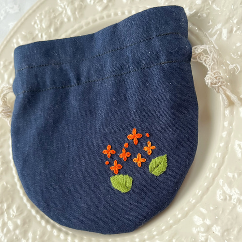 お花の刺繍ポーチサシェ（匂い袋）＊無農薬金木犀と天然成分100％精油