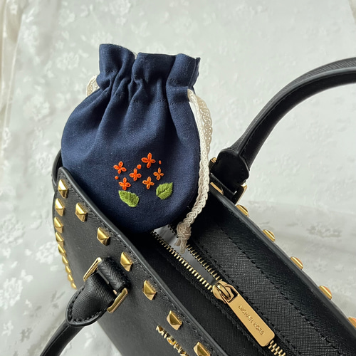 お花の刺繍ポーチサシェ（匂い袋）＊無農薬金木犀と天然成分100％精油