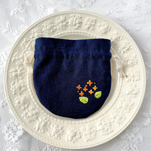 お花の刺繍ポーチサシェ（匂い袋）＊無農薬金木犀と天然成分100％精油