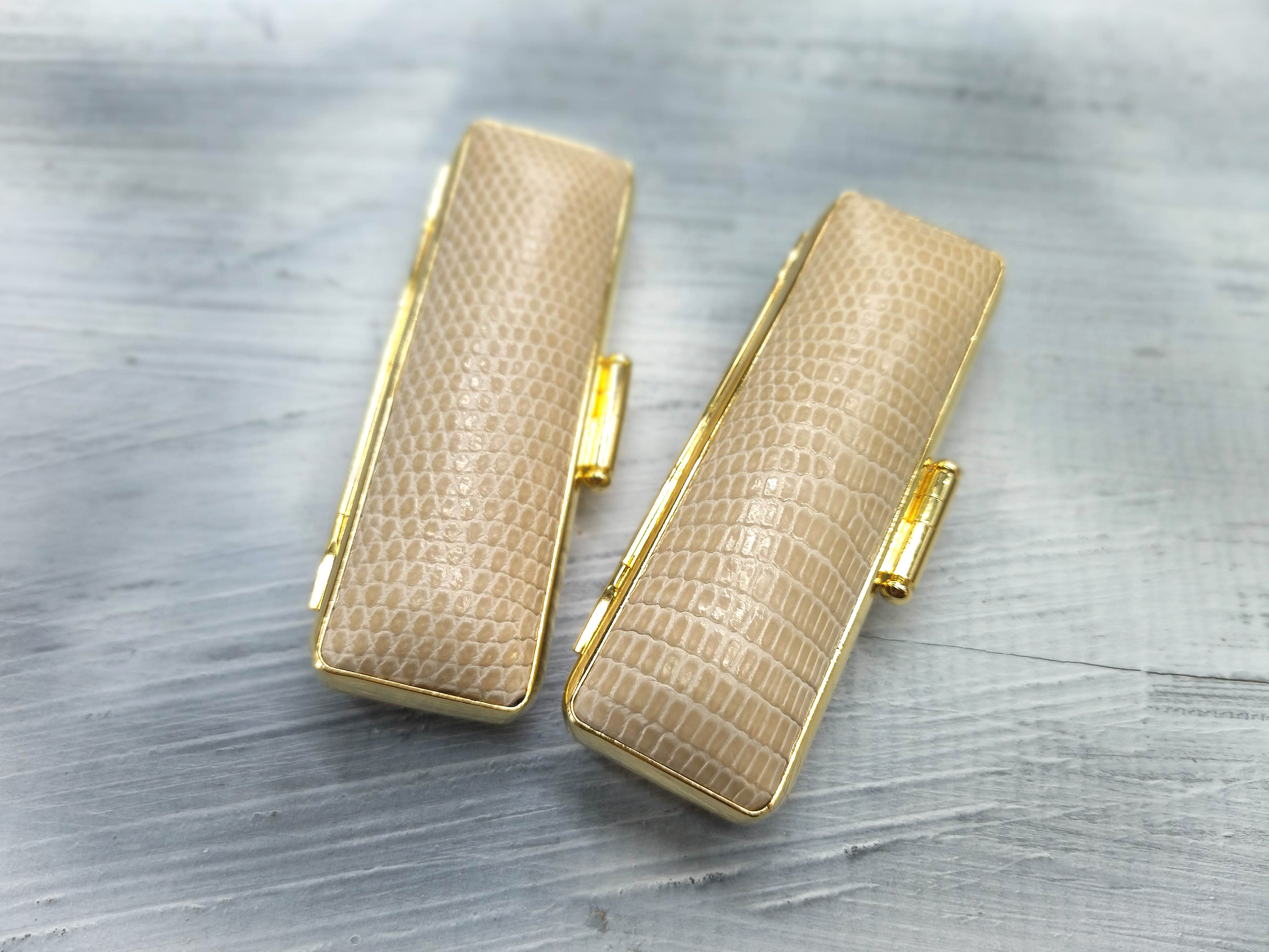 お洒落ゴージャスな印鑑ケース【リザードアイボリー】ゴールド枠仕様　太さ15㎜×長さ60㎜(実印・銀行印サイズ)