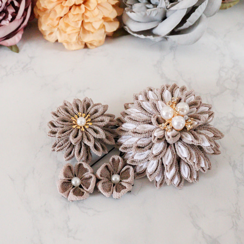 つまみ細工髪飾り 4本セット 薄いブラウン 着物の髪飾り 和装髪飾り