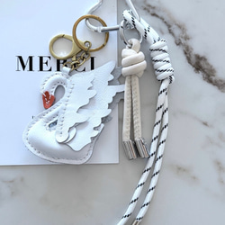 お馬さんチャーム（ビジュータイプ）☆ビーズ刺繍のバッグチャーム