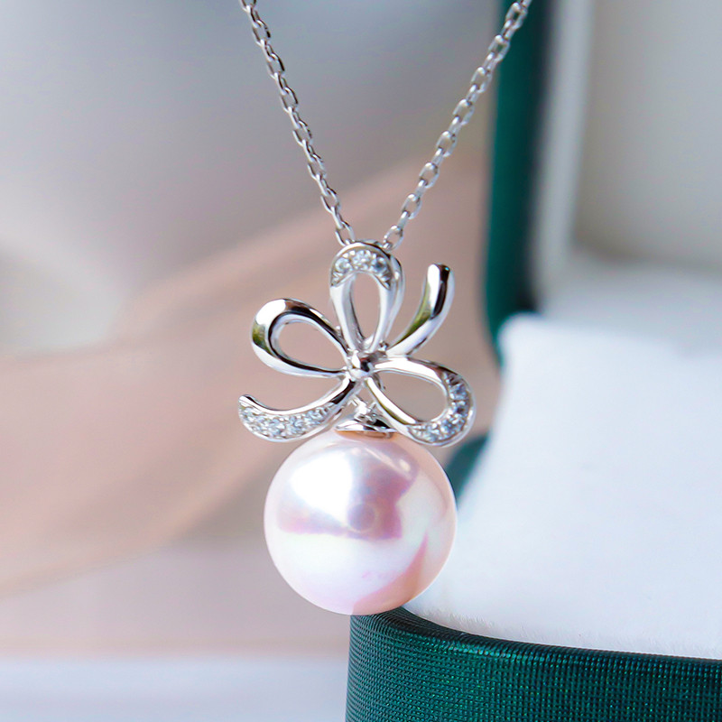 【La Corser】バタフライシリーズ 日本製 天然 7.5-9.5mm アコヤ真珠 ペンダントネックレス 18Kゴールド 鎖