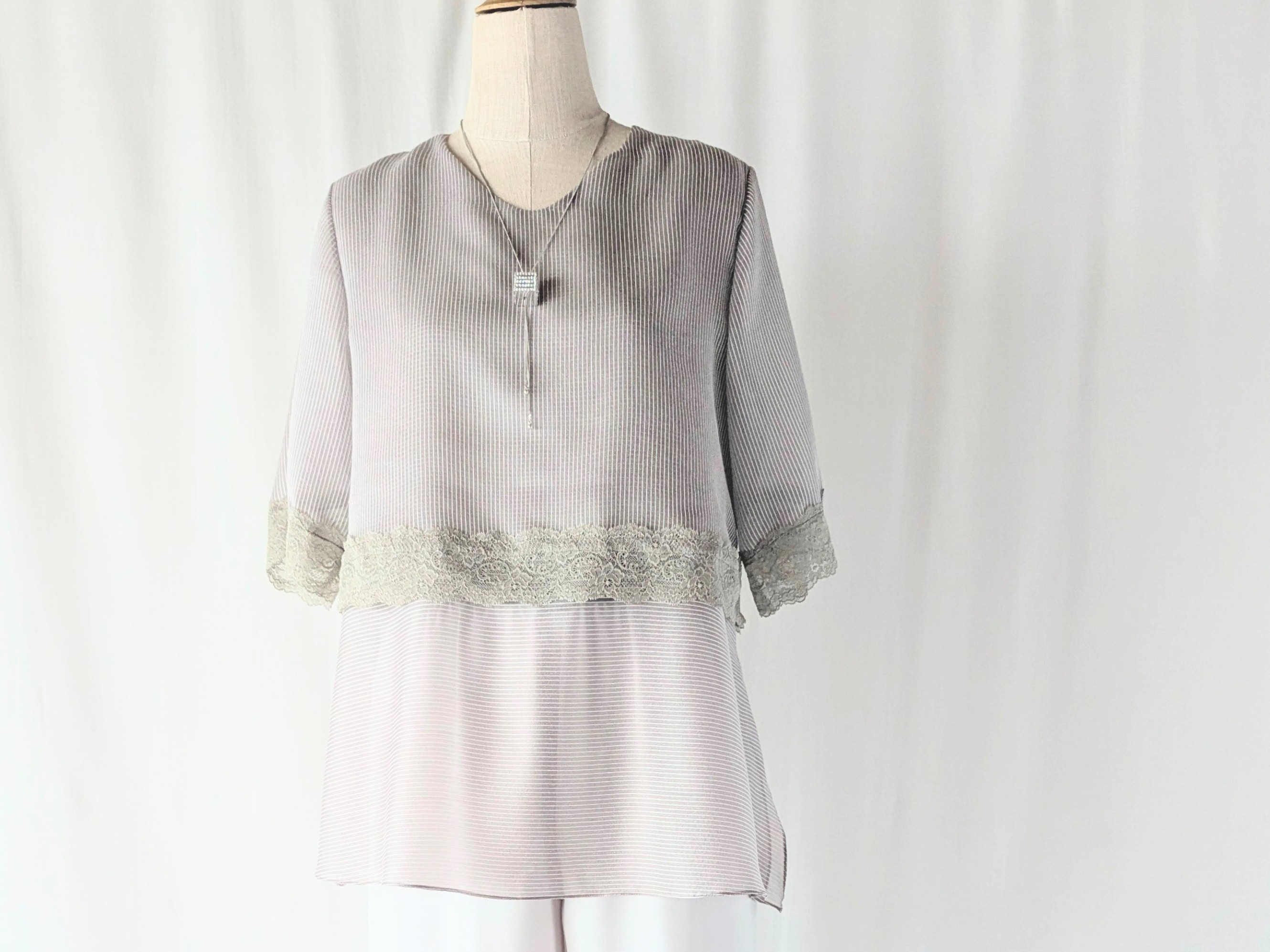 ストライプオ−ガンジ−の2wayブラウス 12,580円