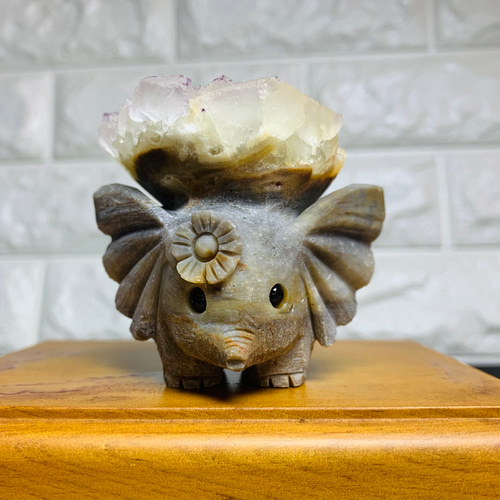 天然水晶彫刻象の置物貴州紫縁蛍石原石とてもかわいい その他置物 Like