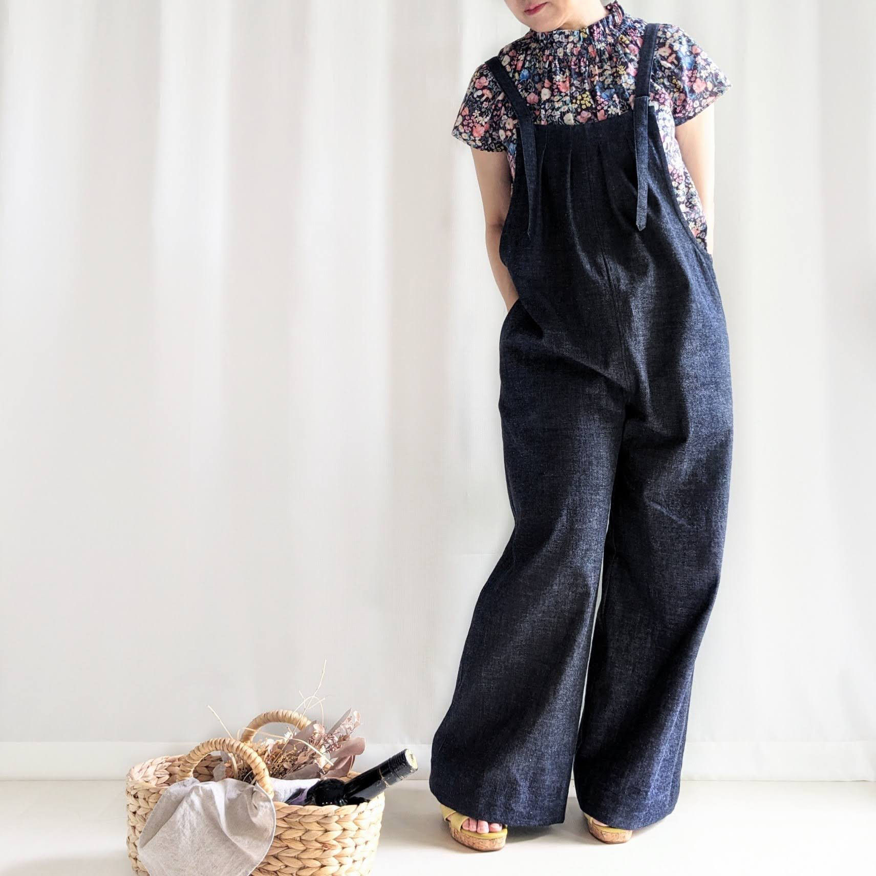 デニム好きな大人のためのサロペットパンツ