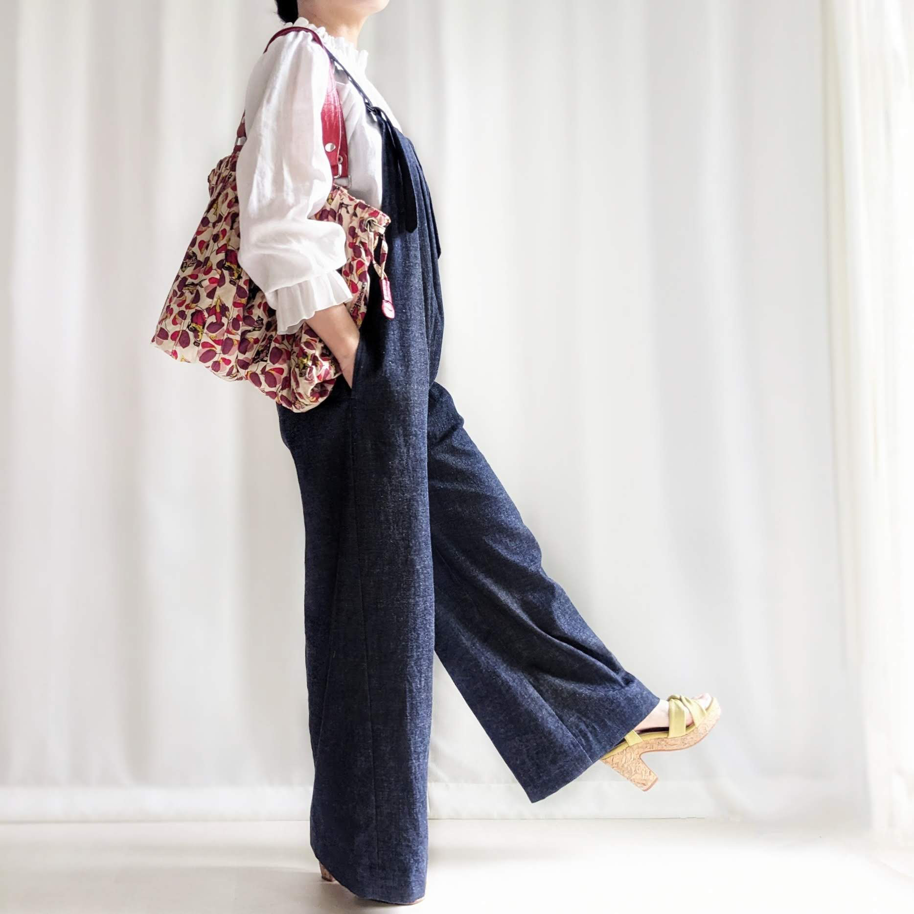 デニム好きな大人のためのサロペットパンツ