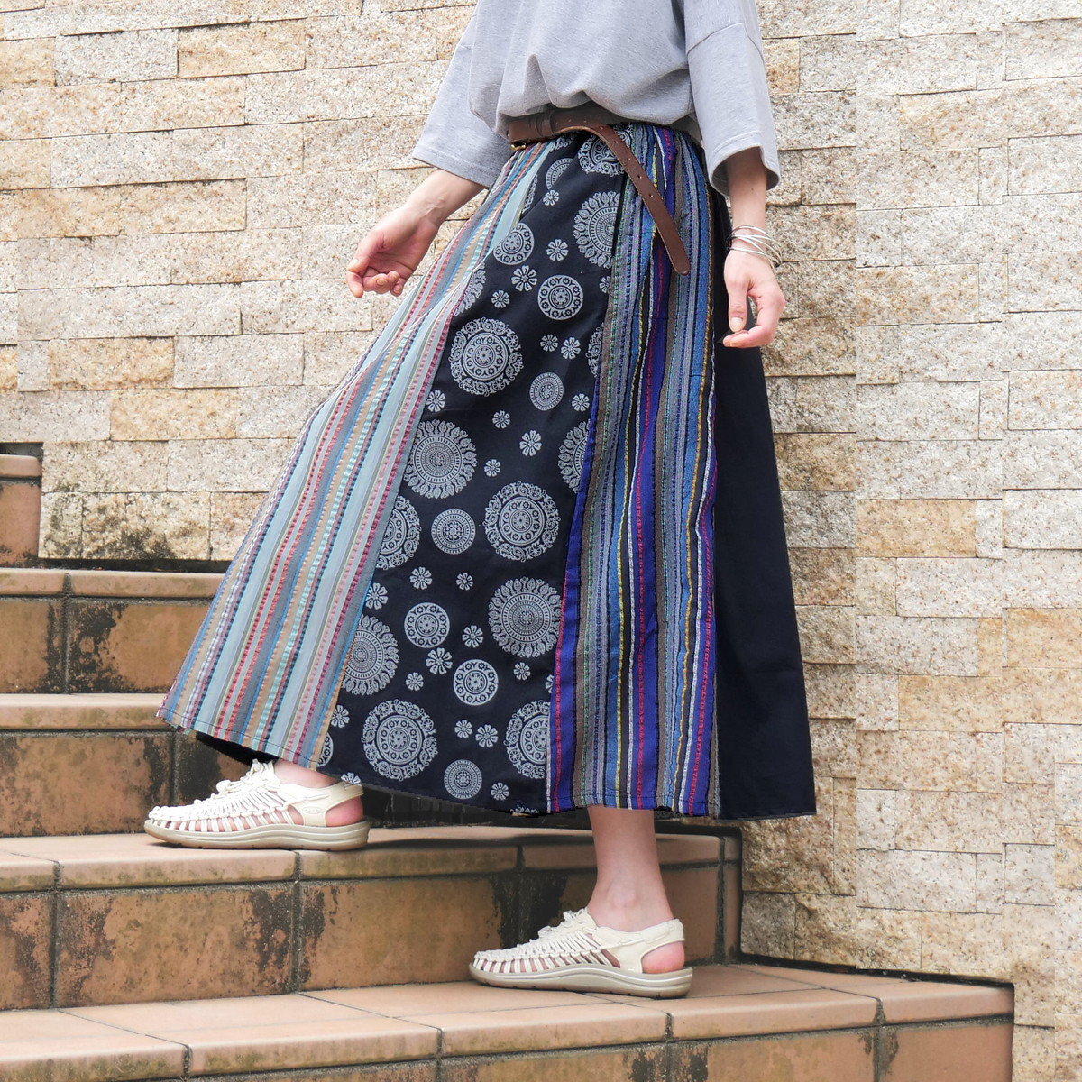 激レア ミラクルウーマンの切り返しロングスカート レース