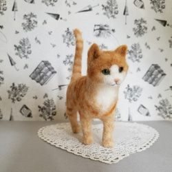 羊毛フェルト猫 茶トラ猫 猫好きさんへ かわいい猫置物 羊毛フェルト茶