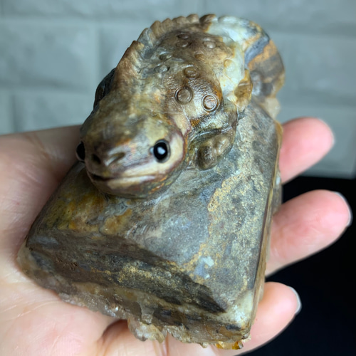 【鑑別書付き】最高品質☆桐箱入りドクロ彫刻天然水晶☆手彫り　877g 天然水晶「龍」彫刻 92x68x39mm #PB520 - プレミアム天然石専門店