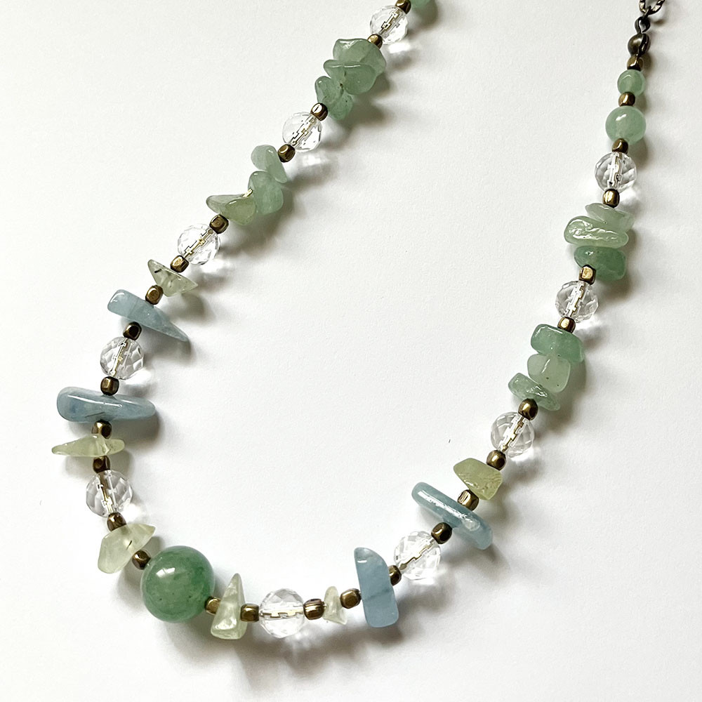 紅女　joncher　天然石ネックレス（グリーンアベンチュリン・水晶・プレナイト・ベリル）