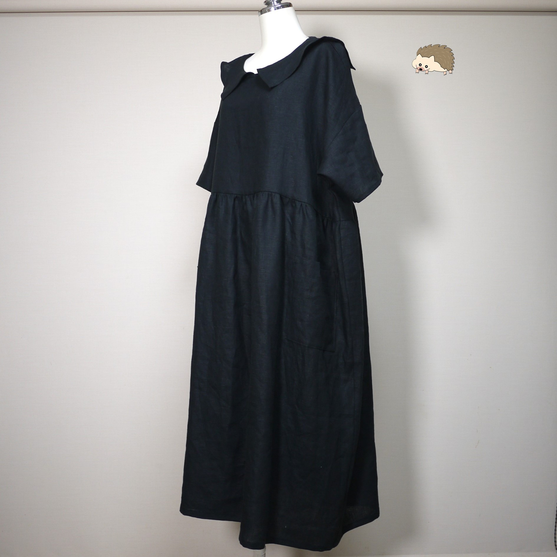 カラーリネン◆ひらっとカラーのギャザーワンピース　半袖◆黒◆フリーサイズ（中厚、リネン100％）