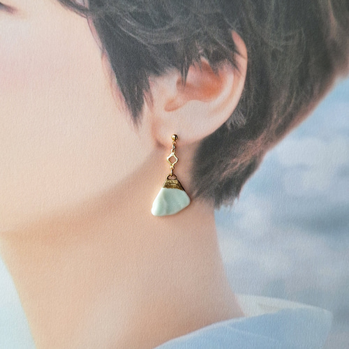 シー陶器のピアス/イヤリング{{陶器のカケラ}} ピアス（その他） hug