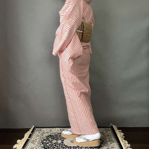 ピンク×生成りグレーストライプ綿麻浴衣 浴衣 花鹿 kajika 通販