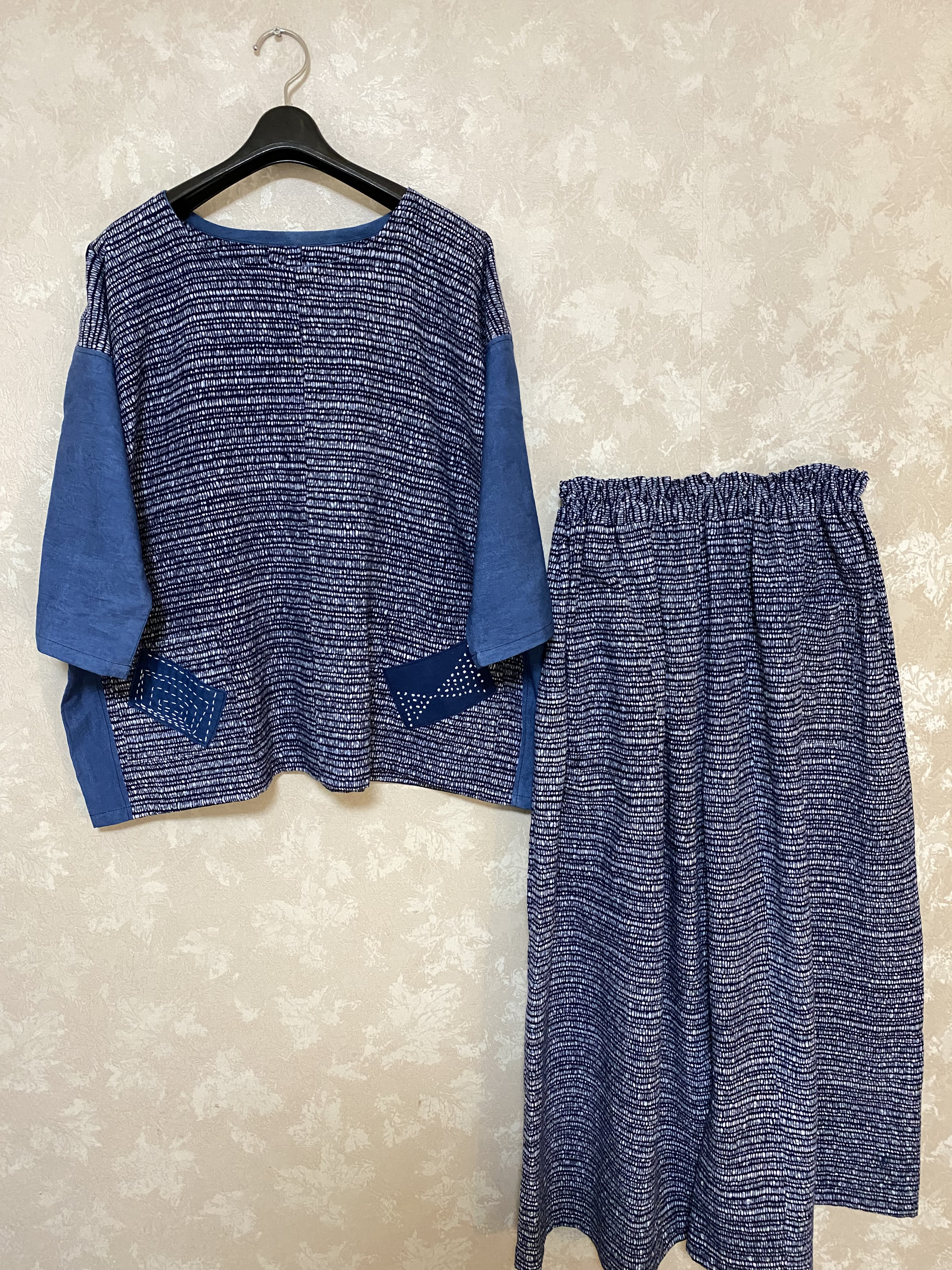 355.356トップスとパンツのセットアップ、ゆったり　浴衣地　色止め　本藍　刺し子