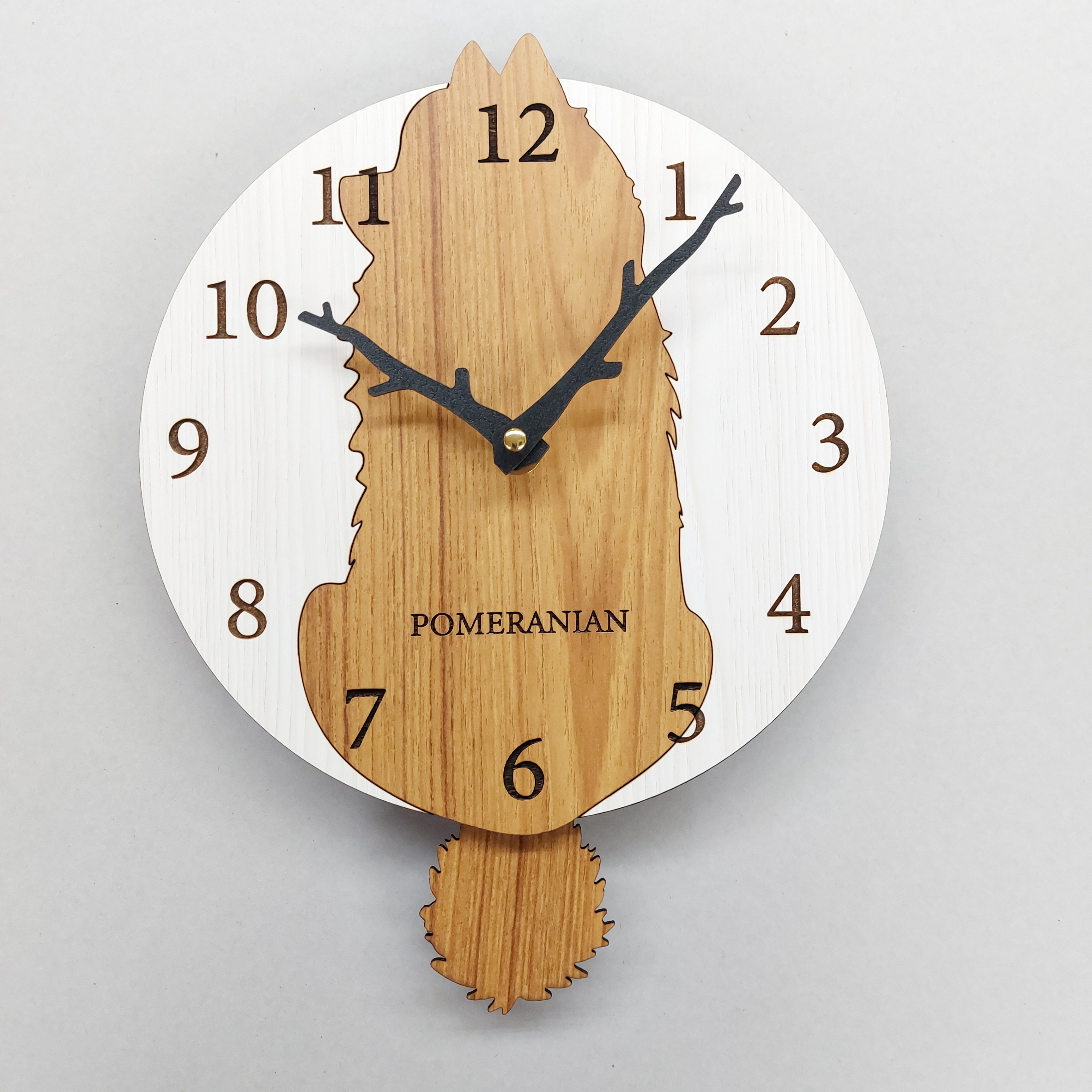 【期間限定3000円引き】【静音タイプに変更可】名入れ　ポメラニアン　オレンジ　しっぽが振り子・掛け時計