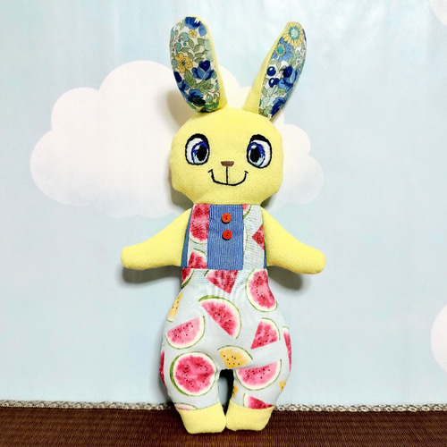 スイカのつなぎの黄色いうさぎ ぬいぐるみ もちまる 通販 19441453