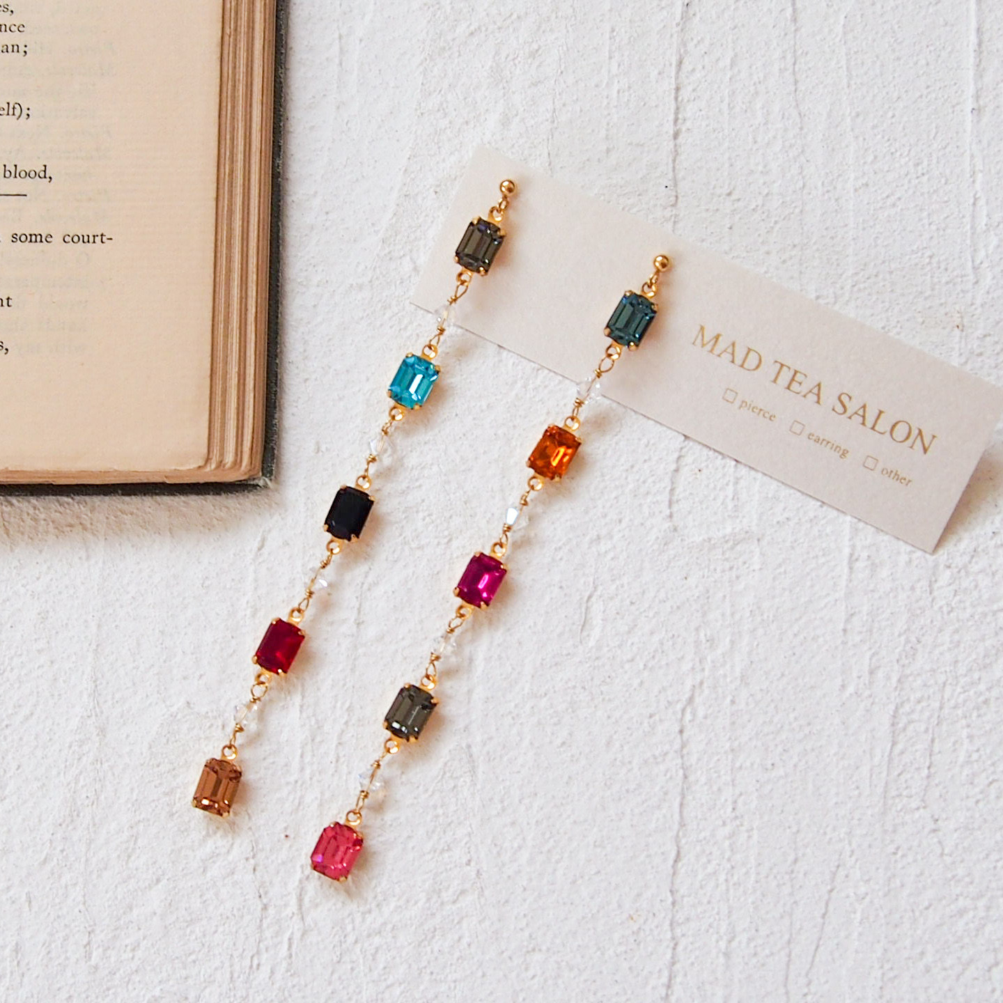 【サージカルステンレス】vintageスワロフスキー　ロングピアス