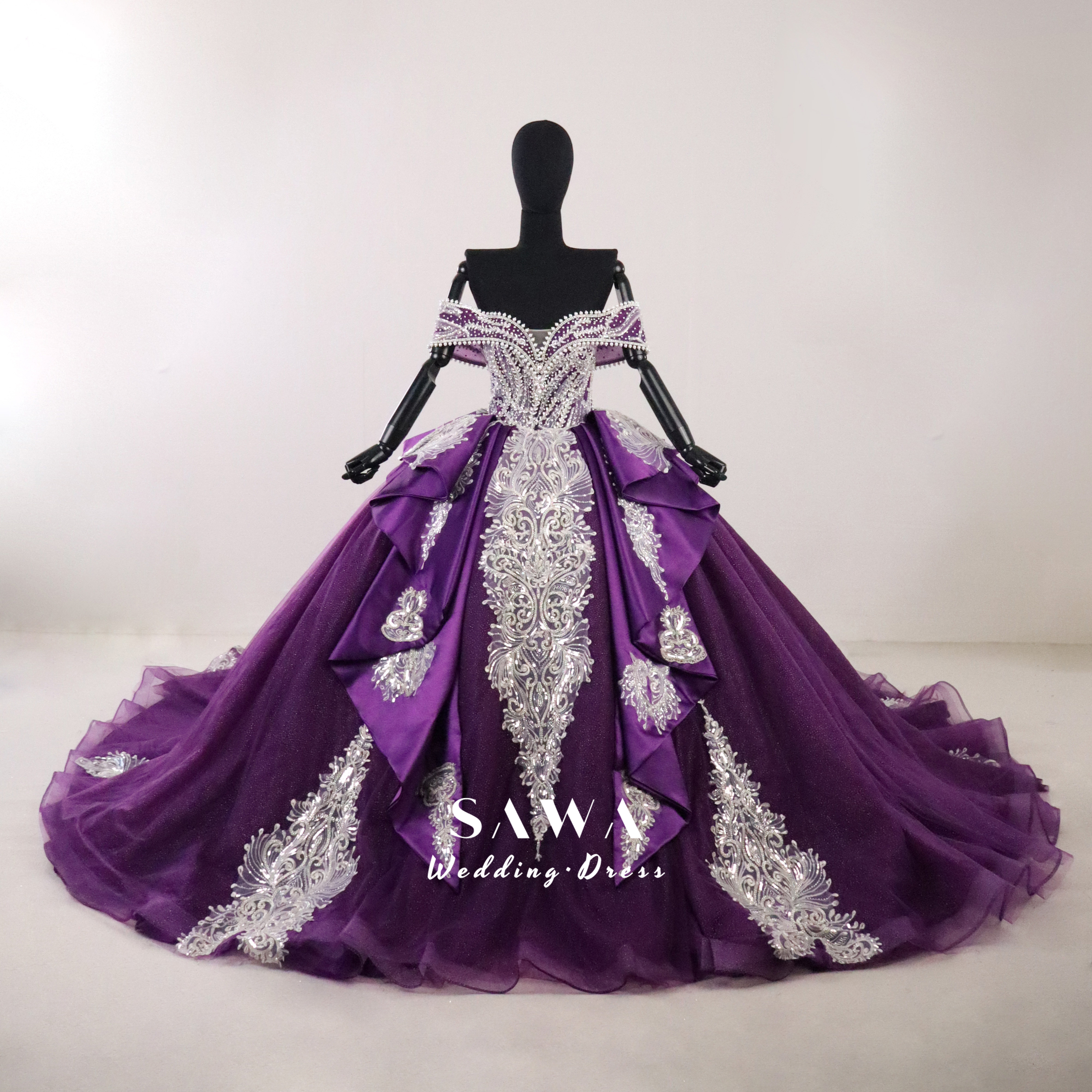 美品オフショルダー　紫パープル　二の腕を隠せる　光沢サテン　王道派女王派　アンティークなカラードレス　サイズオーダー可能