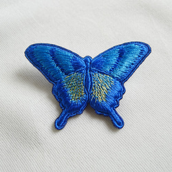 紫と藤紫のアゲハ蝶刺繍ブローチ ブローチ まちゃぷ 通販