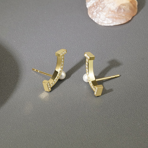 スマイルパールピアス J-E250507（4週間発送） ピアス（スタッド